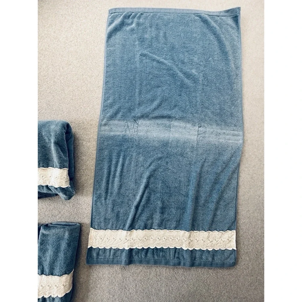 Vintage 4 pc Blue Bath & Hand Towel Set With Lace Cottagecore Shabby Chic Granny
